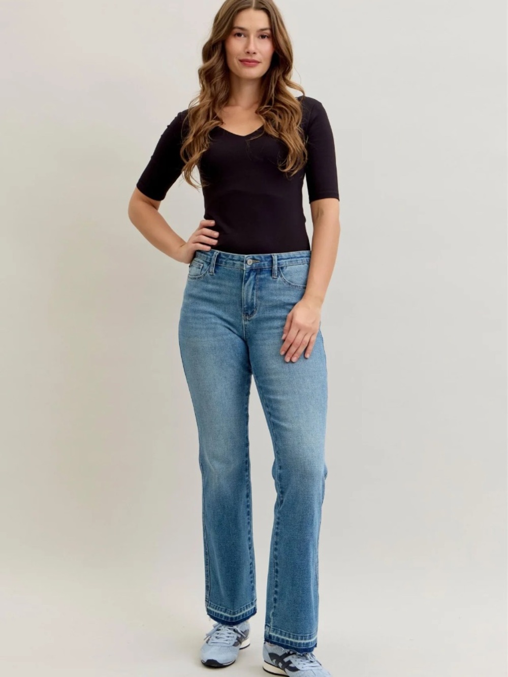 JUDY BLUE MID RISE SLIM BOOTCUT TUMMY CONTROL JEANS WITH RELEASE HEM STRETCH DEN